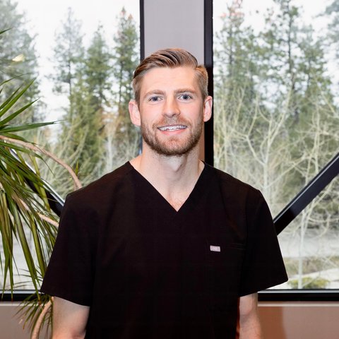 Dr. Oliver Carr, DMD